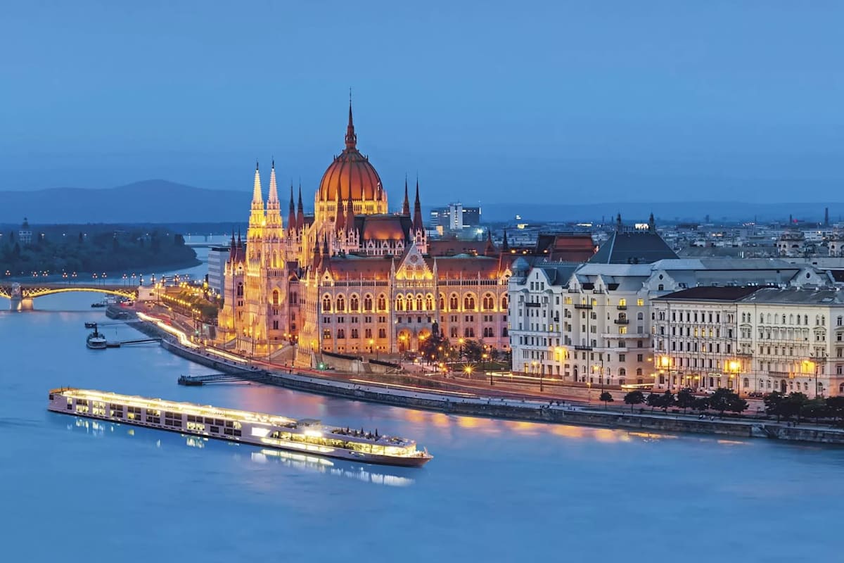 Christmas Markets Along the Danube photo 1