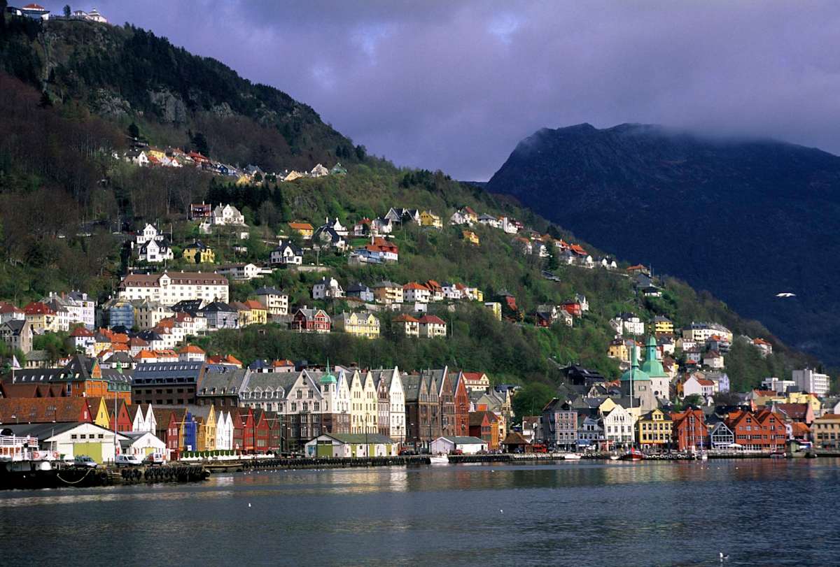 Norway In-Depth: Cities, Fjords & Arctic Circle photo 3