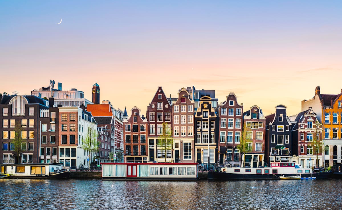 Amsterdam, Paris & London Signature photo 1