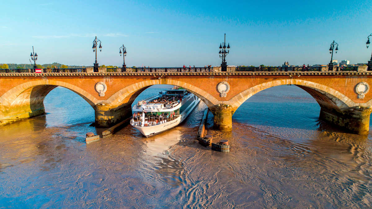 Bordeaux River Cruise & Castles of the Loire Valley  photo 2