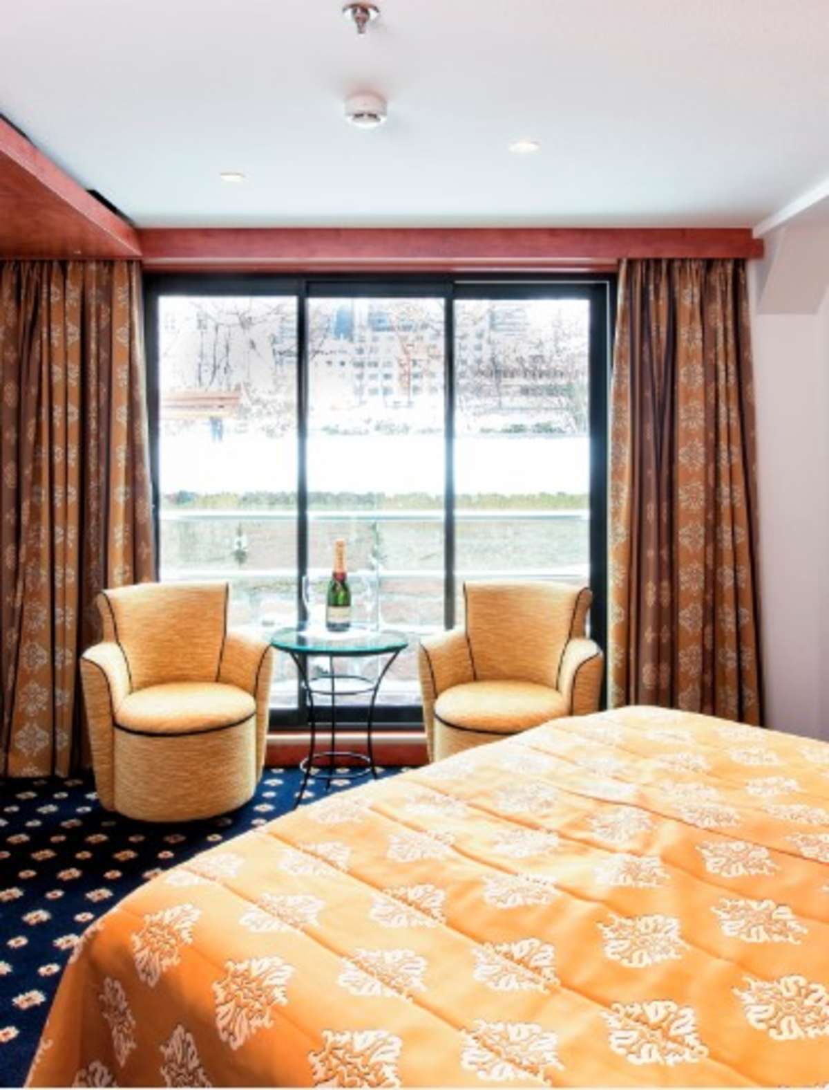 Parisian Delights & Cruising the Romantic Seine River photo 9