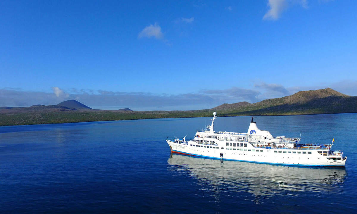 Galapagos Family Cruise: Wildlife & Water Adventures photo 3