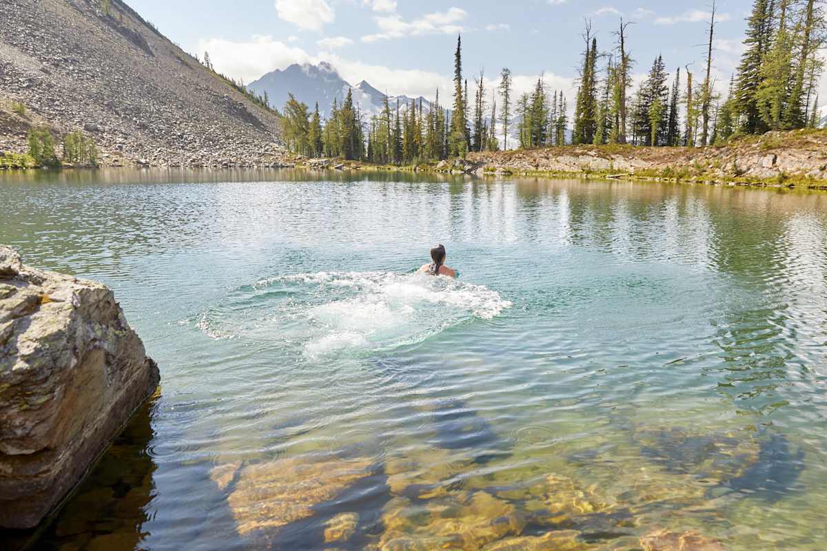 Banff's Best Lakes & Heli-Hiking the Bugaboos photo 3