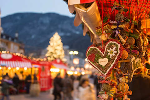 Christmas Markets Along the Danube photo 4