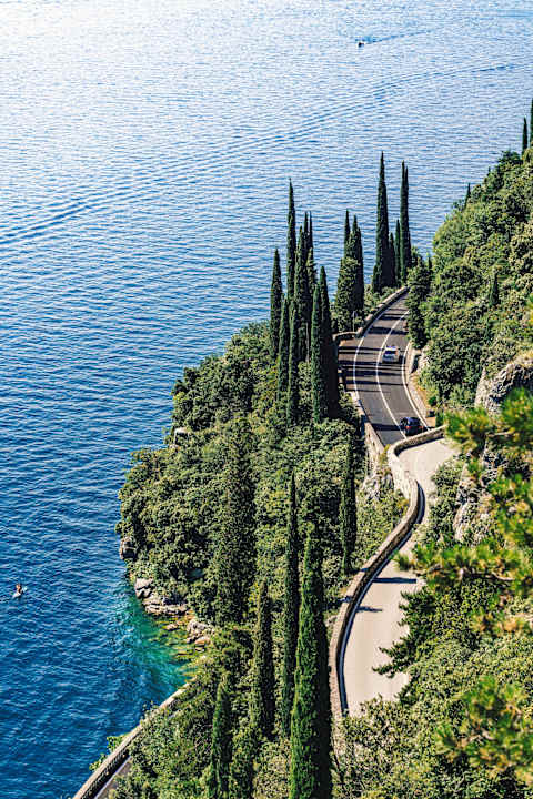The Italian Lakes by Car: Milan, Como and Maggiore photo 2