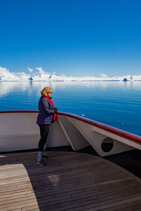 Crossing the Antarctic Circle photo 2