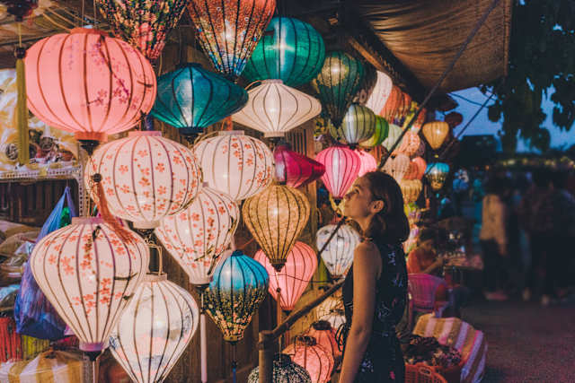 Hong Kong Highlights & Cruising the Best of Southeast Asia photo 3