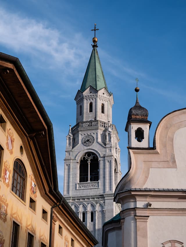 Ski Cortina: Queen of the Dolomites photo 2