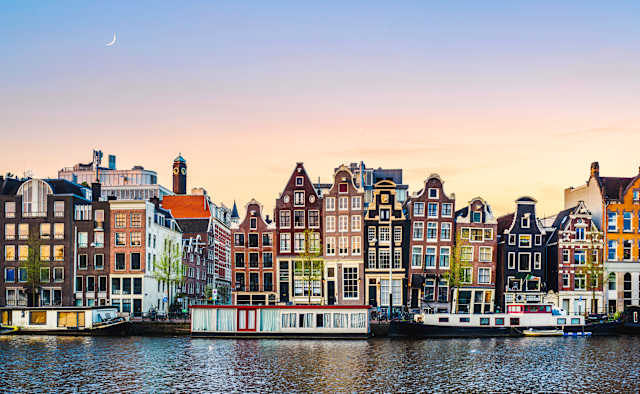 Amsterdam, Paris & London Signature photo 1