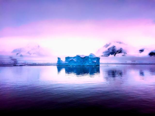 Natural Wonders of Antarctica & Iguazu Falls photo 3