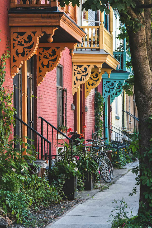 Ontario to Quebec: Food, Falls & Heritage photo 2