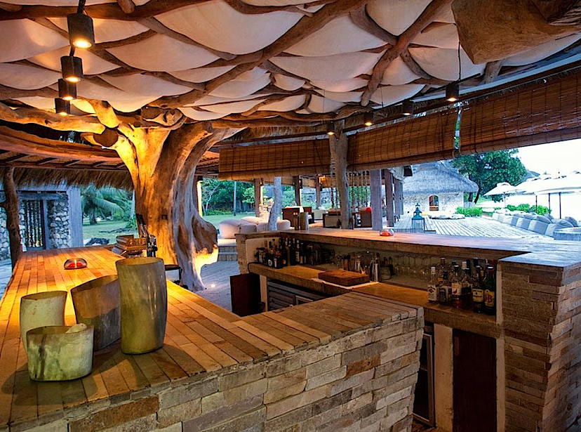 The Piazza Bar & Lounge