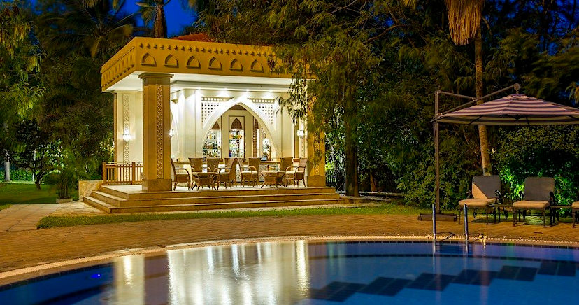 Pool Bar