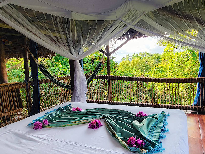 Treehouse Mbili