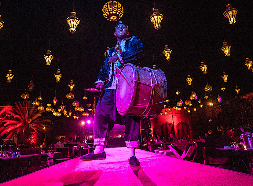 Dar Soukar Show Performance
