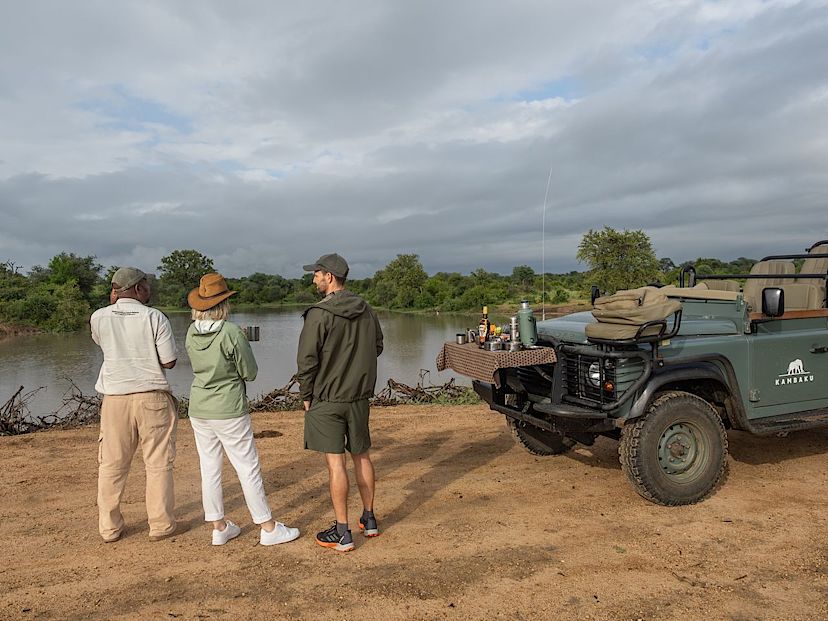 Safari at Kambaku
