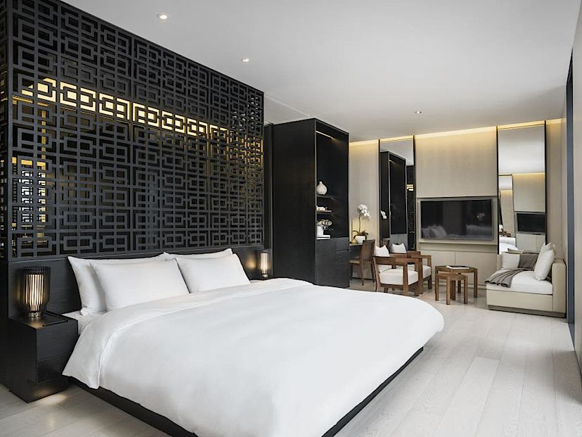 Studio 70 Room