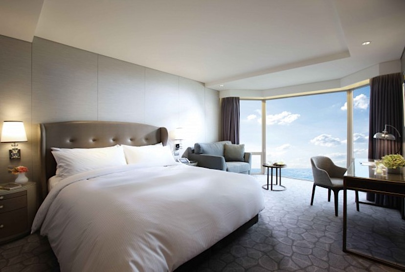 Deluxe Ocean Room
