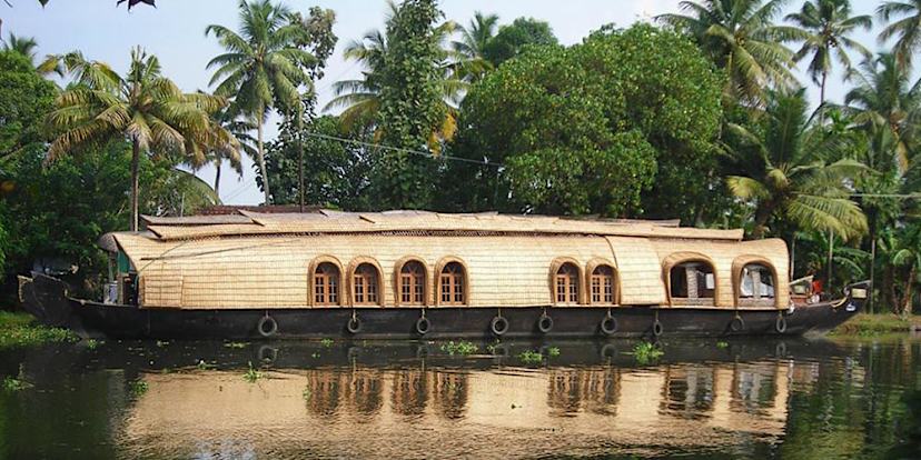 Lake Royal Deluxe Houseboat