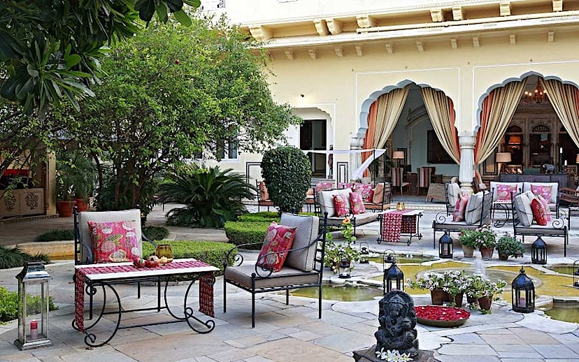Outdoor Lounge