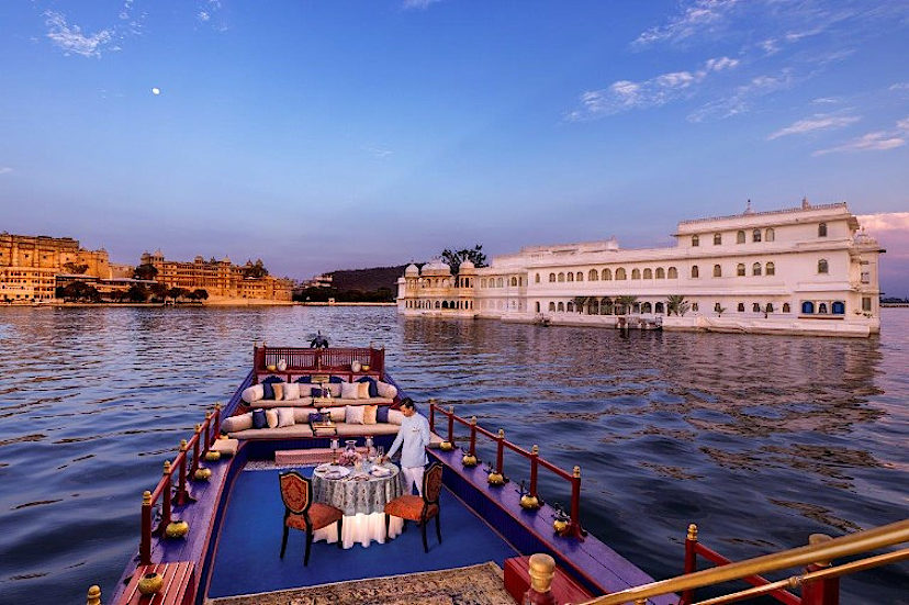 Ganguar Royal Boat