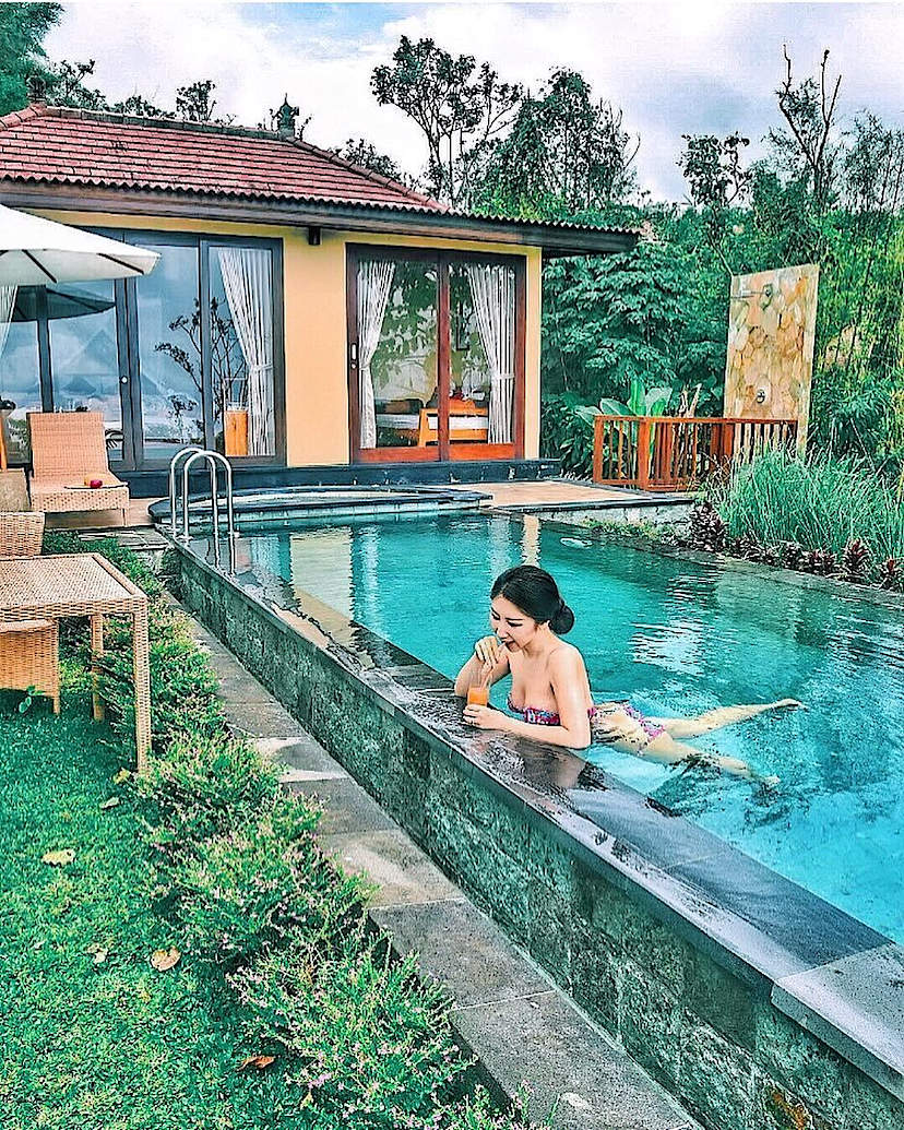 one bedroom pool villa jacuzzi