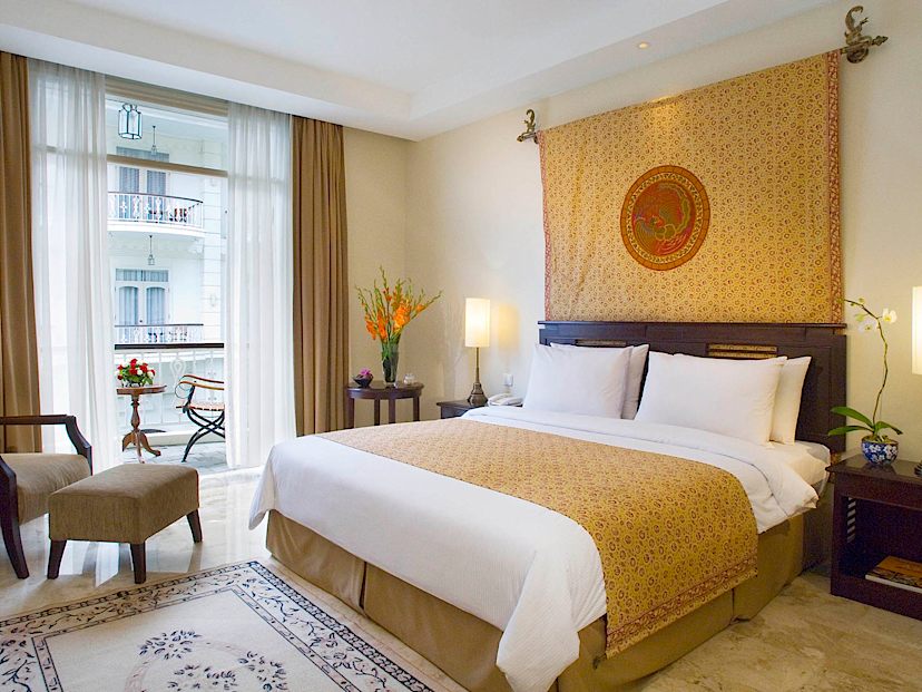 Deluxe Legacy King Size Bed Pool View