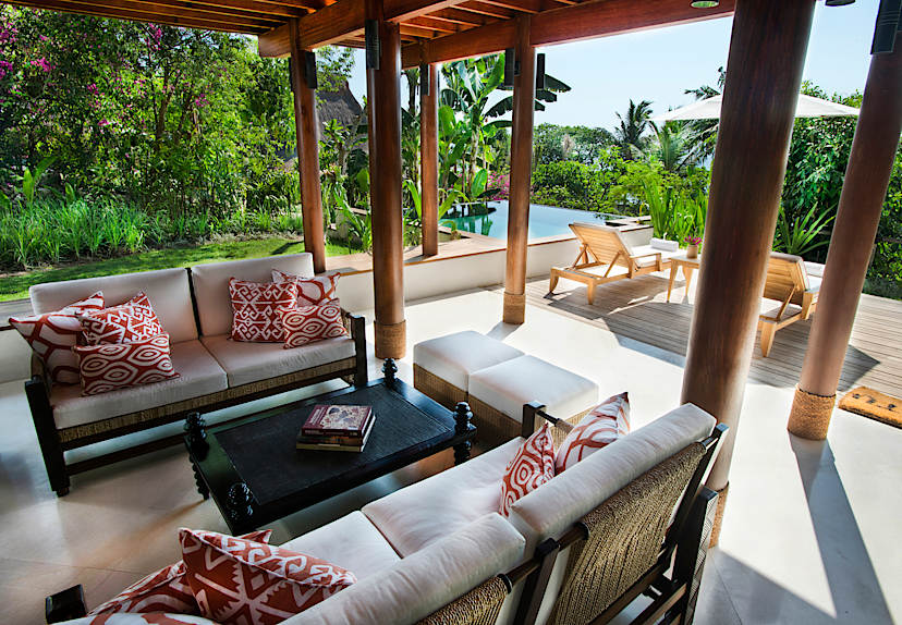 Covered Lounge & Terrace