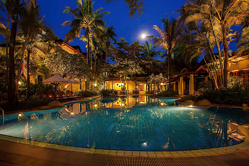 Pool at Settha Palace