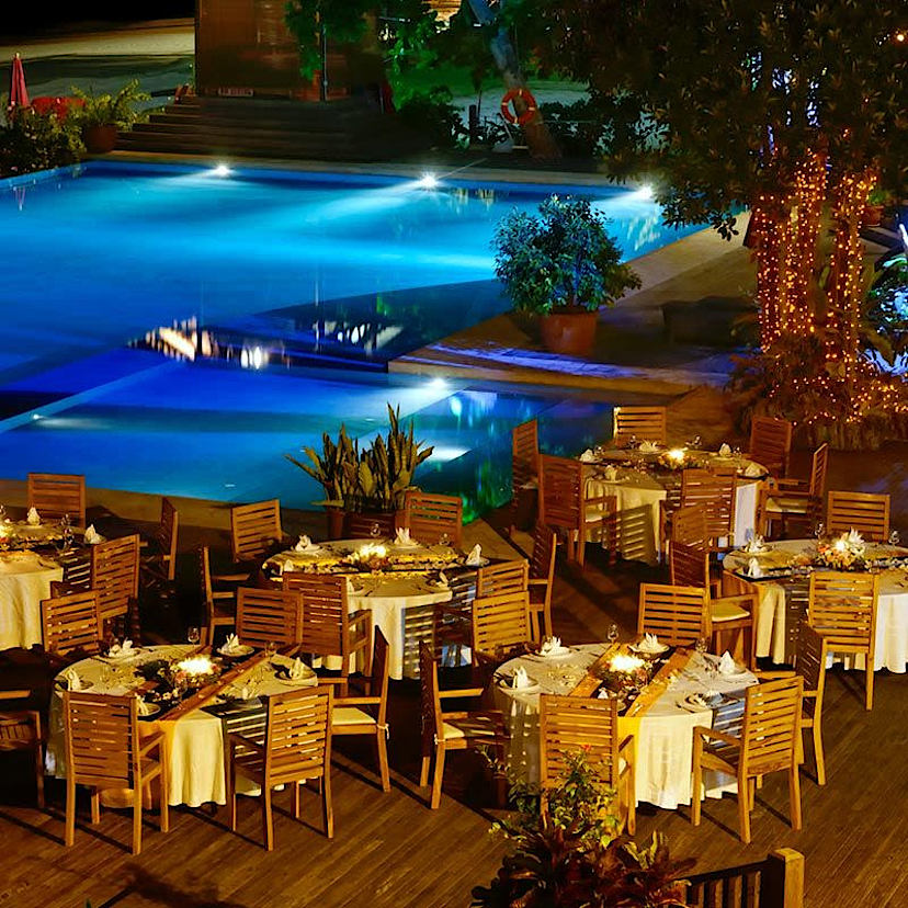 bungaraya island resort pool