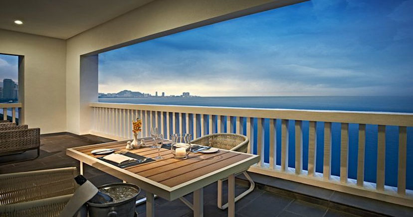 Hotel Corner Suite Balcony
