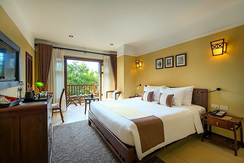Deluxe Balcony Room