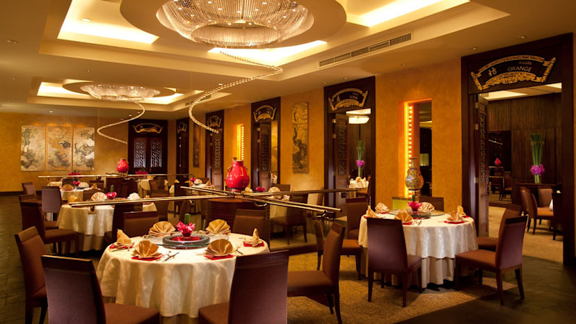 dining fine restaurant