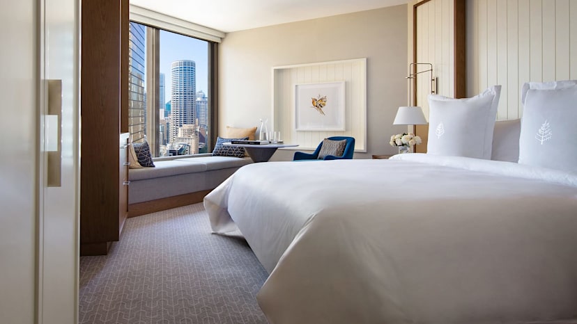Deluxe City Room