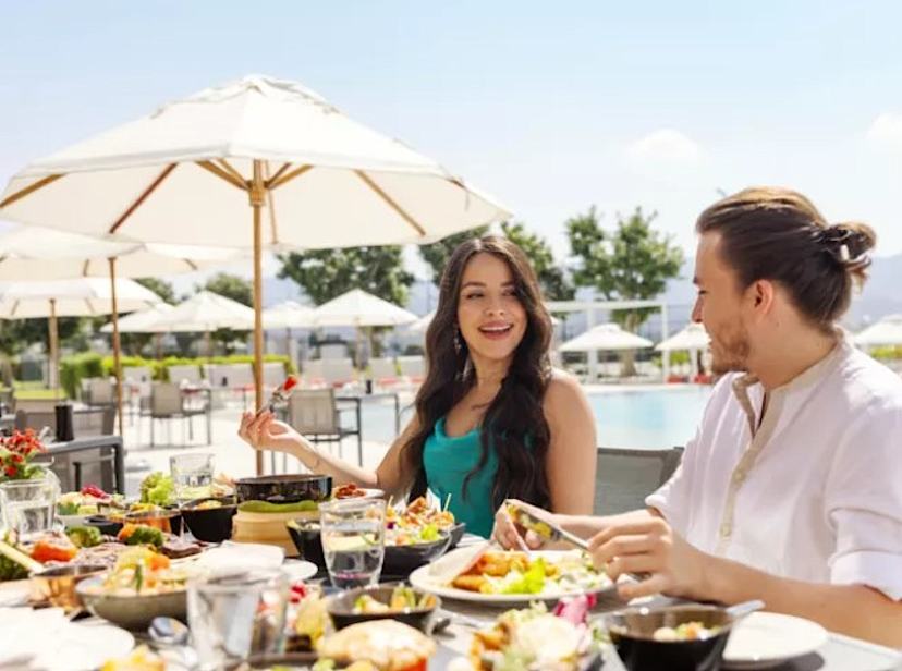 Dining, Crowne Plaza Muscat