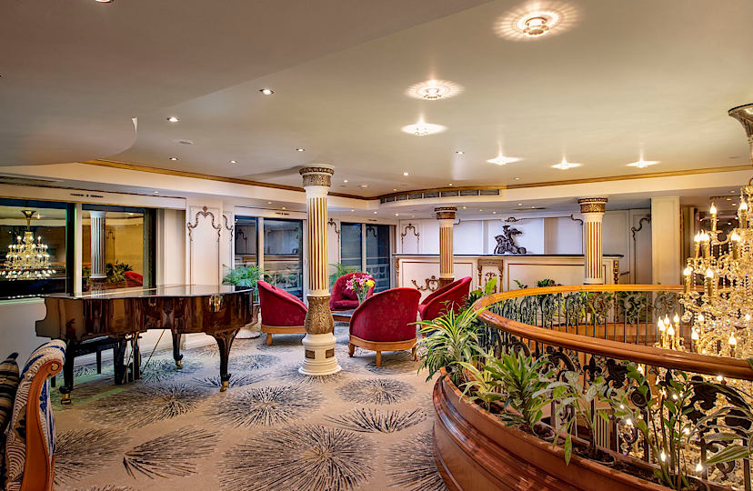 Piano Bar