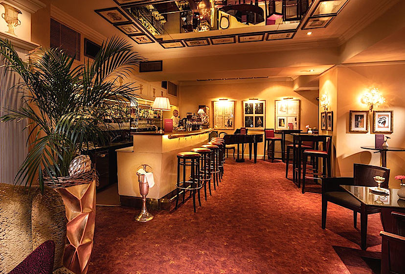 Lounge Bar