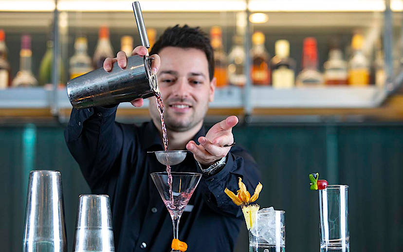 Bar
