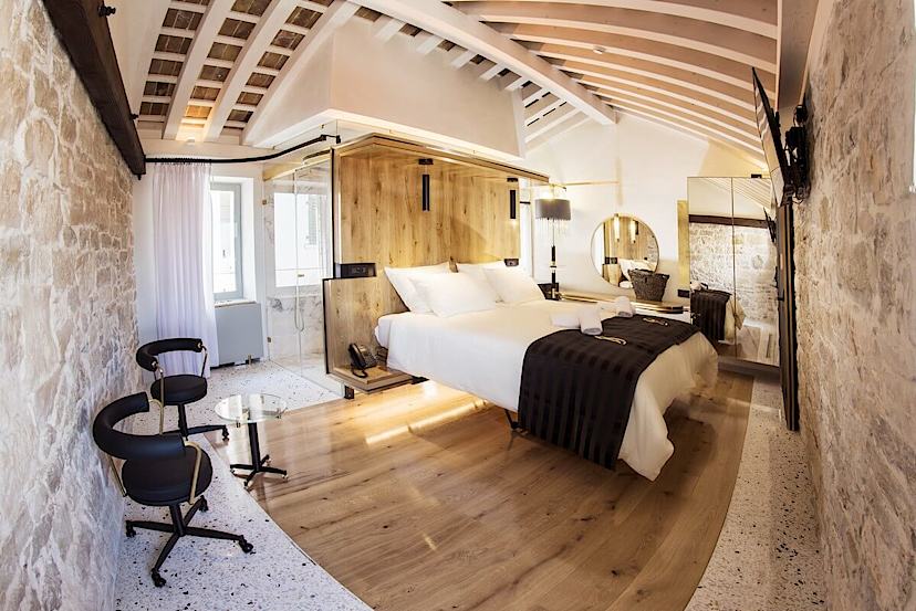 Premium Palazzo Double Room w/ Balcony & Seaview