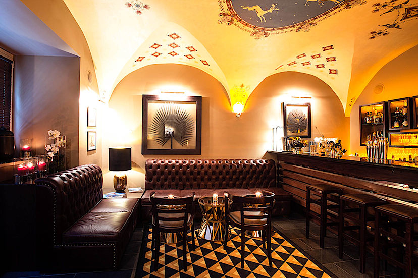 Lounge Bar