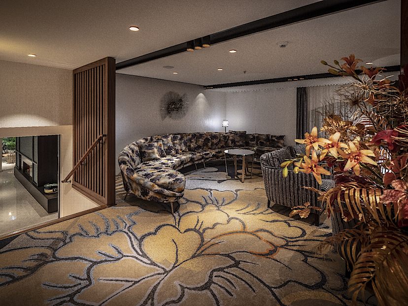 Upper Lounge