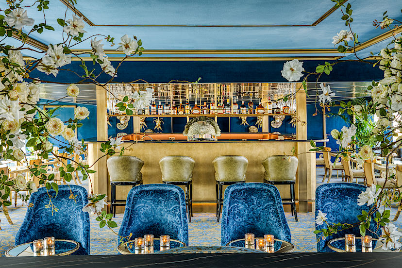 Haris Lounge