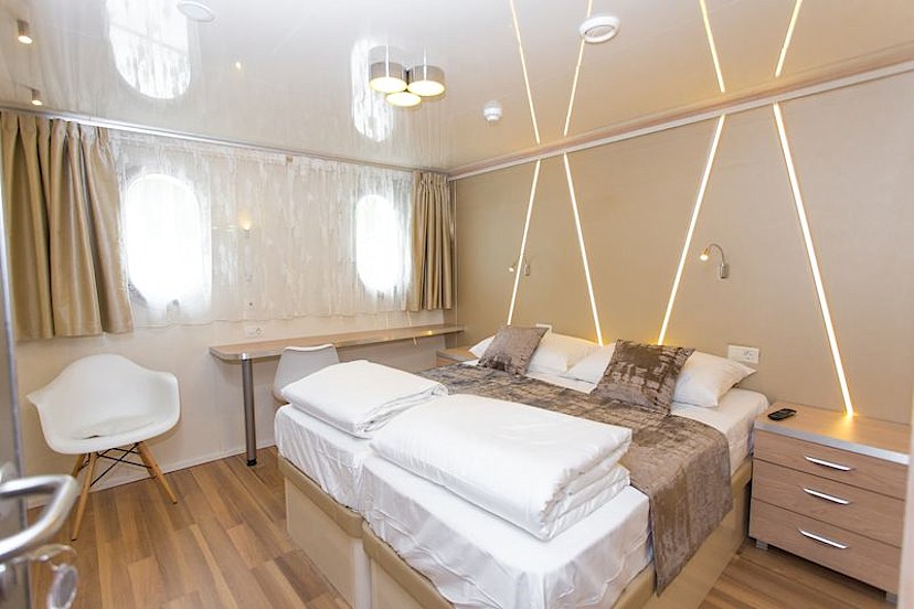 Main Deck Ensuite