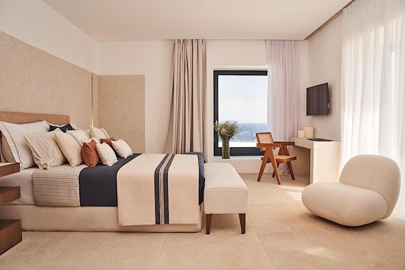 Deluxe Pool Suite Seaview