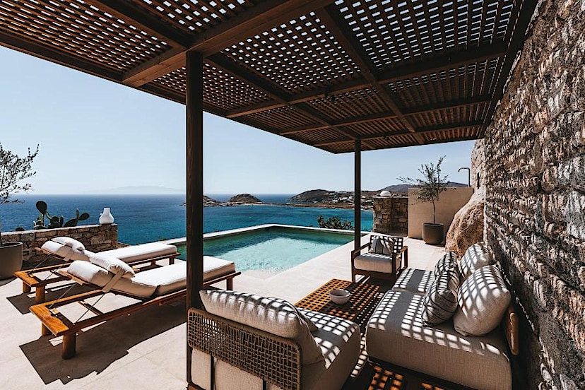 Deluxe Pool Suite Seaview