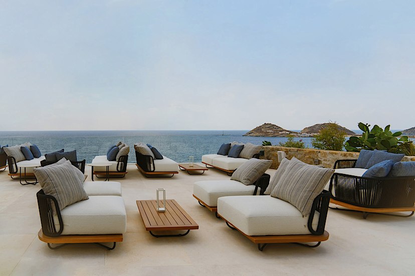Outdoor Lounge Bar