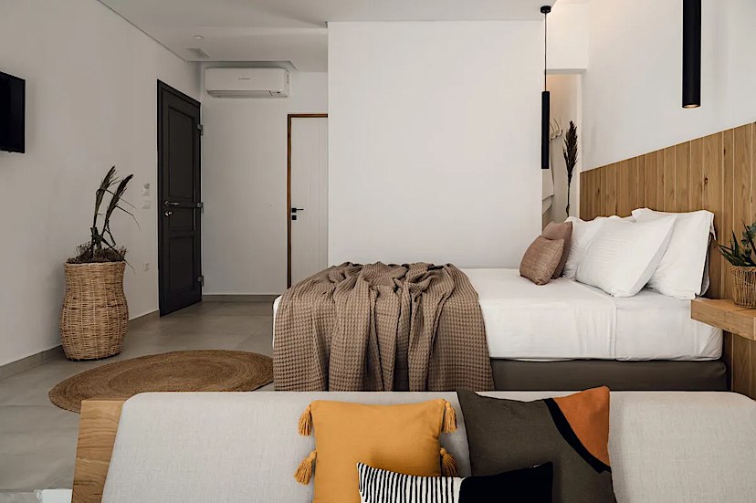 Deluxe Partial Sea View Suite