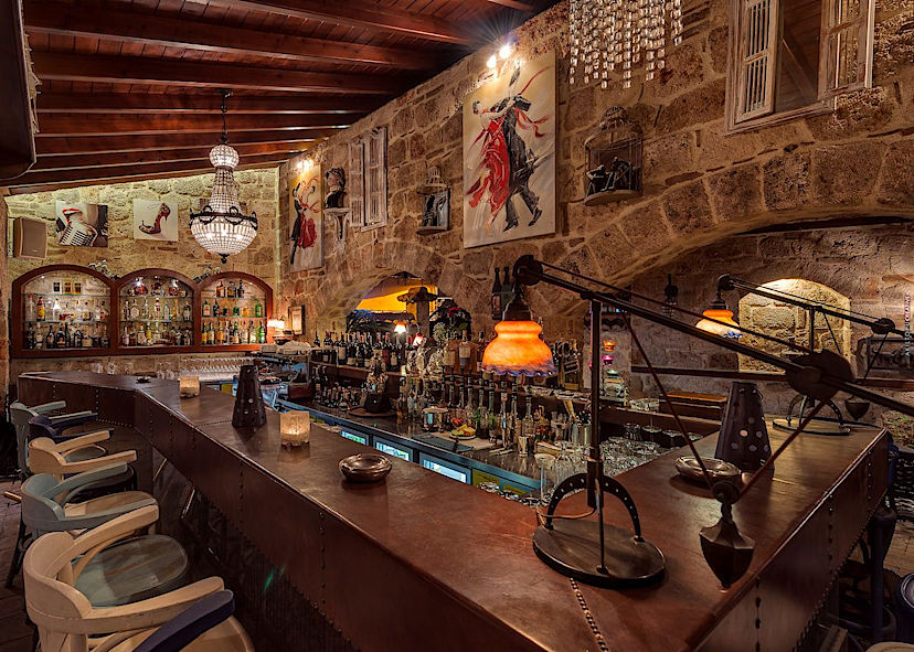 Bar