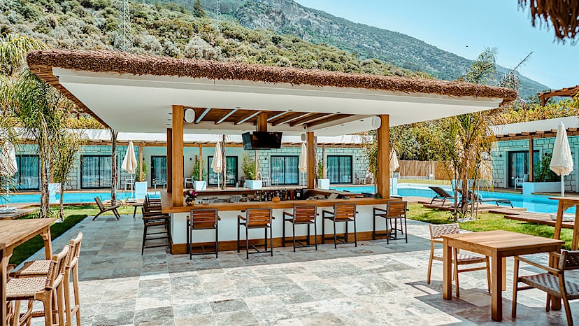 Pool Bar