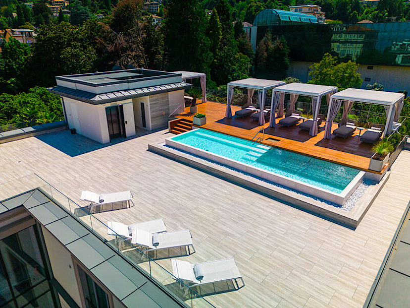 Poolside Retreat & Solarium